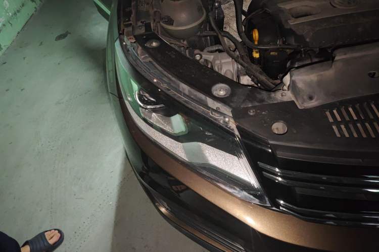 Used Volkswagen Tiguan 2015 1.8TSI Automatic Two-Wheel Drive Luxury Model Right Front Headlight