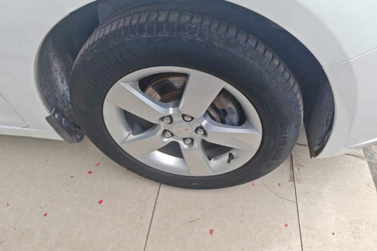 Used Chevrolet Cruze 2013 1.6L SE MT Right Front Wheel Hub