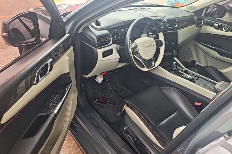 Used Lynk & Co 02 2018 1.5T DCT Two-Wheel Drive Zhaopu Version China V Standard Driver Seat