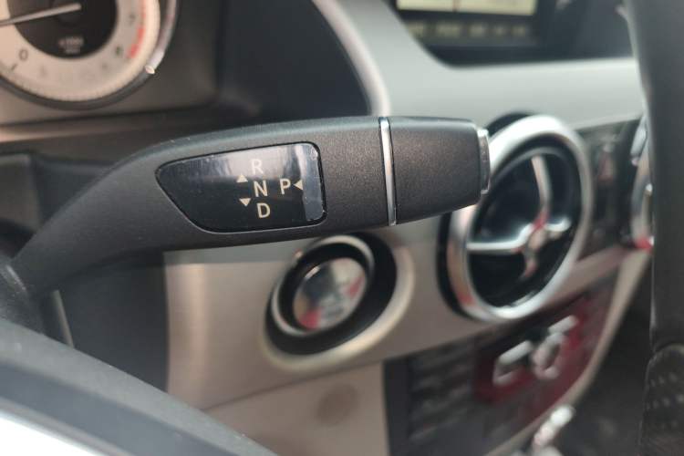 Used Mercedes-Benz GLK-Class 2013 GLK 300 4MATIC Fashion Model Gear Lever