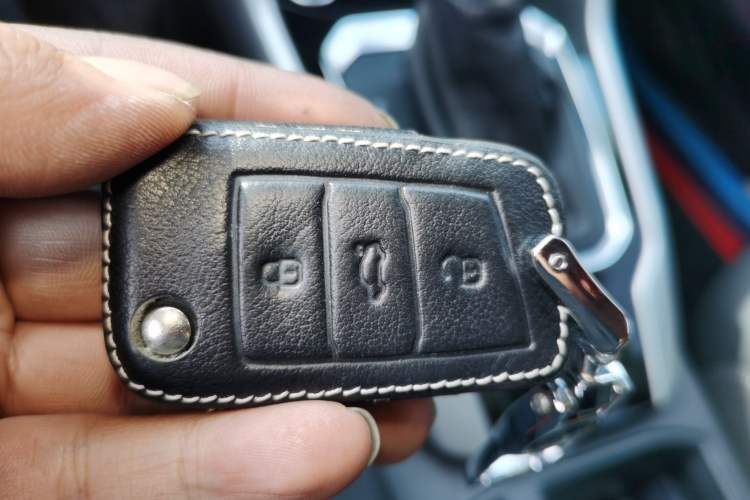 Used Volkswagen T-ROC 2022 280TSI DSG Two-Wheel Drive Elite PLUS Vehicle Key