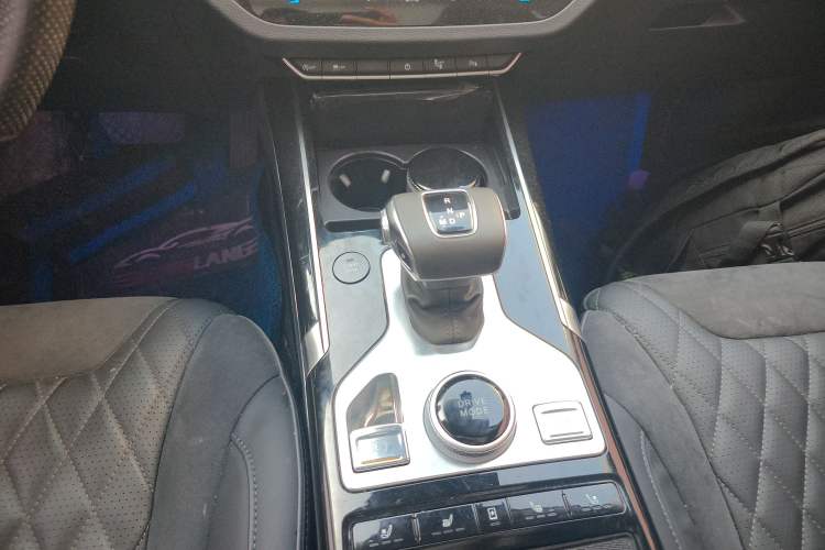 Used Hongqi HS5 2019 2.0T Smart Connect Flagship Edition Gear Lever