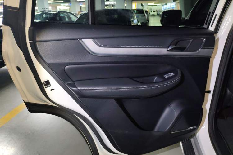 Used Roewe RX8 2019 30T Two-Wheel Drive Supreme Flagship Edition
