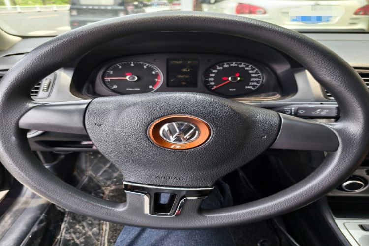 Used Volkswagen Lavida 2013 Revised Classic 1.6L Automatic Fashion Edition Steering Wheel