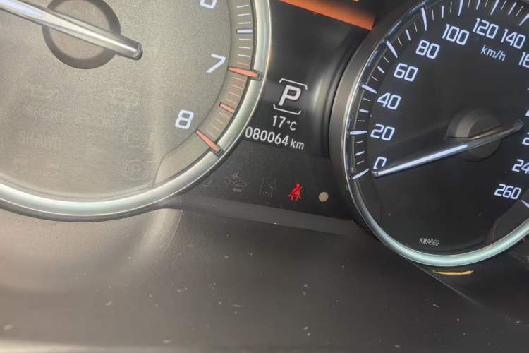 Used Acura TLX-L 2018 2.4L Comfort Edition Odometer Close Up