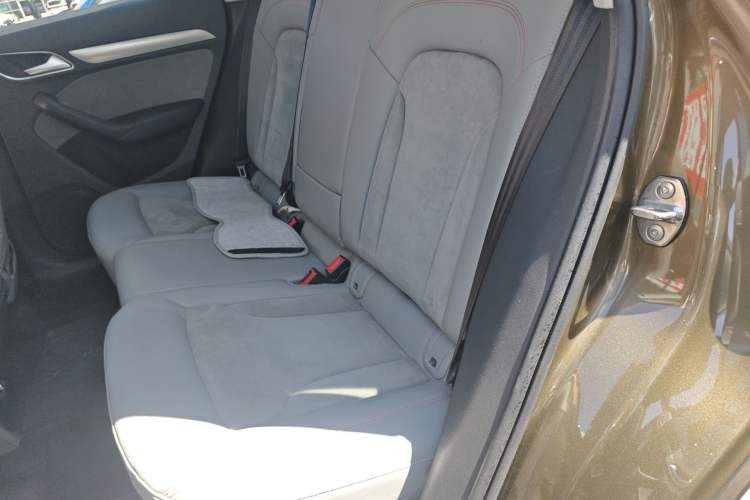 Used Audi Q3 2016 40 TFSI quattro all-wheel drive style model Left Rear Seat