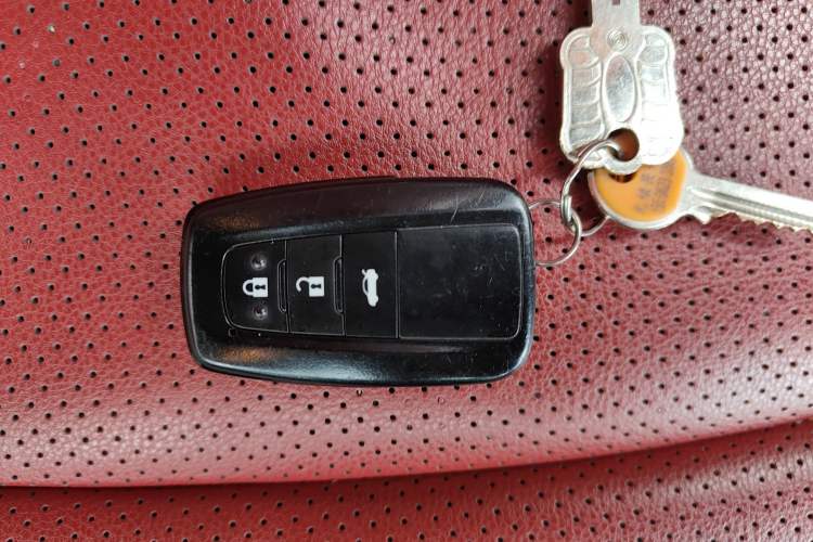 Used Toyota Levin 2022 Dual-Motor 1.8H E-CVT Progressive Edition Vehicle Key