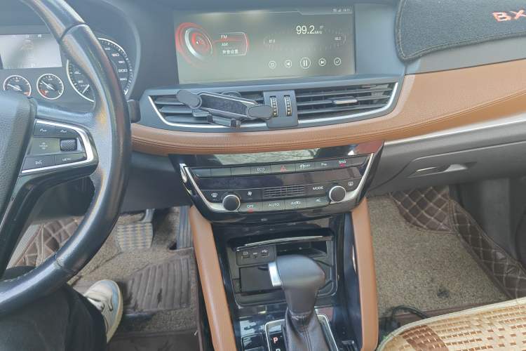 Used BORGWARD BX7 2016 28T Two-Wheel Drive Luxury Version 5 Seats
