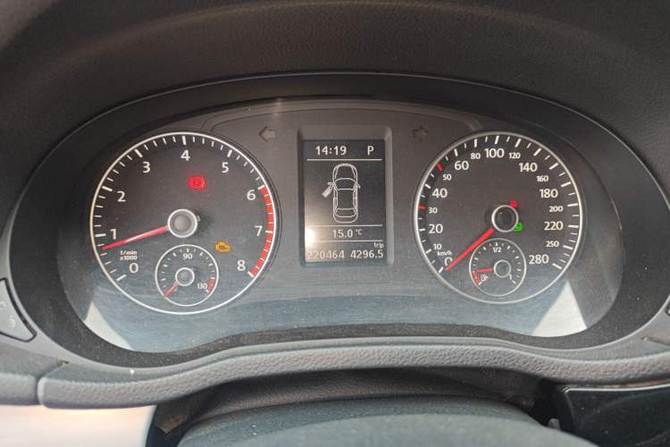 Used Volkswagen Passat 2015 1.8TSI DSG Prestige Edition Instrument Cluster