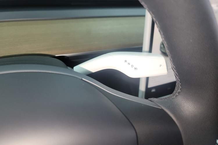 Used Tesla Model Y 2022 Revised Version Rear-Wheel Drive Gear Lever