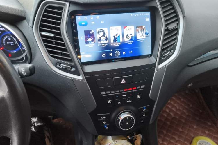 Used Hyundai Santa Fe 2013 2.4L Automatic 4x4 Comfort Edition Audio And AC Panel