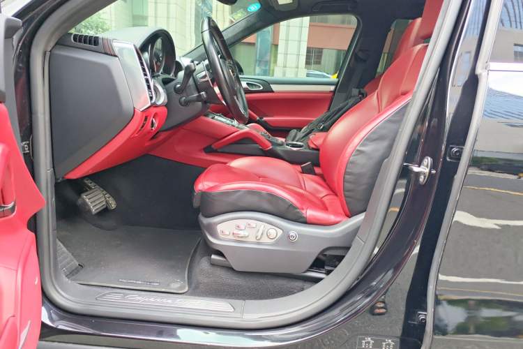 Used Porsche Cayenne 2015 Cayenne Turbo 4.8T Left Front Seat