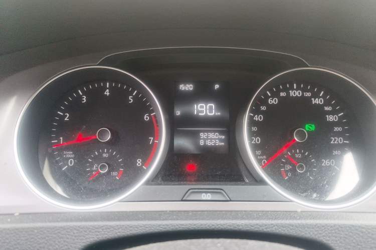 Used Volkswagen Golf 2016 1.6L Automatic Fashion Model
