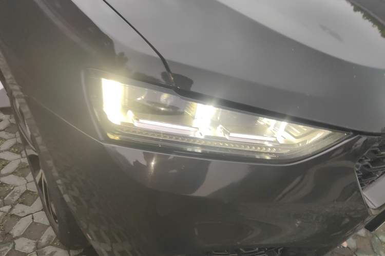 Used Wey VV7 2017 2.0T Ultra-Luxury Version
