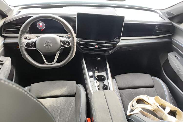 Used Volkswagen Passat 2025 Pro 380TSI Starry Dragon Luxury Edition Center Console