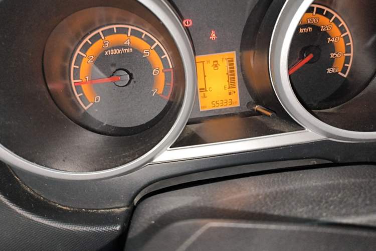 Used CHANGAN KAICHENG Ounuo S 2015 1.5L CNG Model Odometer Close Up