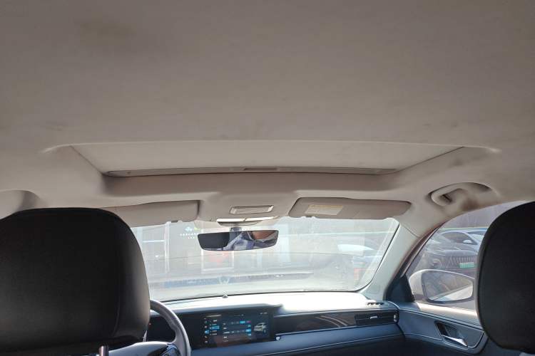 Used Roewe i5 2023 1.5L CVT Luxury Edition
