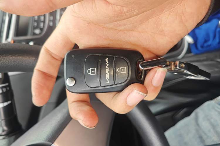 Used Hyundai Verna (older generation) 2014 1.4L Manual Smart GLS Trim
