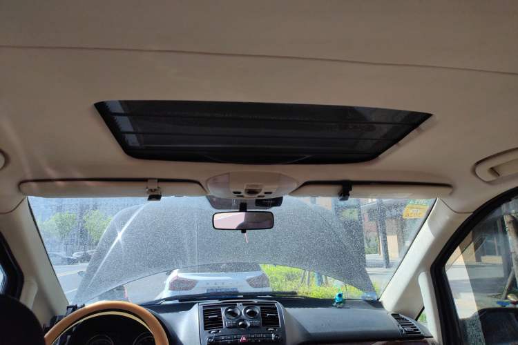 Used Mercedes-Benz Viano 2010 2.5L Luxury Edition
