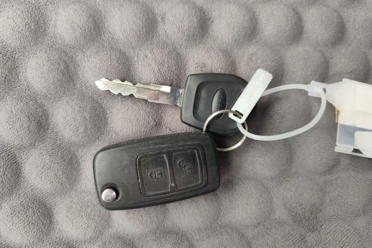 Used Karry Jiangtun E5 2024 268 km Range Open-Window 6-Seater Version
