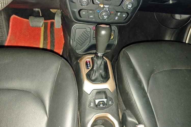 Used Jeep Renegade 2018 Connected Large Screen Version 180T Automatic High-Energy Edition