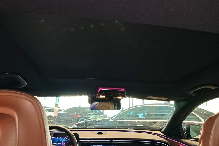 Used Mercedes-Benz E-Class 2024 Facelift E 300 L Luxury Edition Headliner