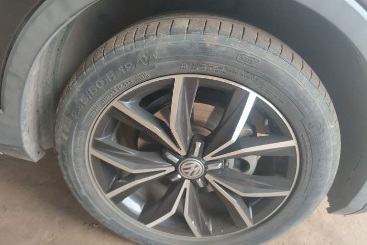 Used Volkswagen Tiguan L 2020 330TSI Automatic Two-Wheel Drive Smart Luxury Edition China VI Standard Right Front Wheel Hub