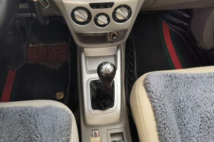 Used Changan Alsvin V3 2012 1.3L Manual Luxury Version China IV Standard