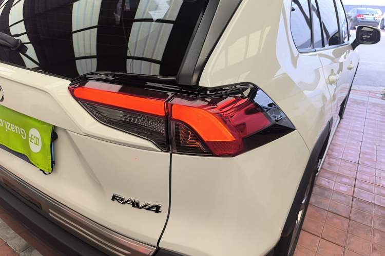 Used Toyota RAV4 2020 2.0L CVT Two-Wheel Drive Fashion Edition