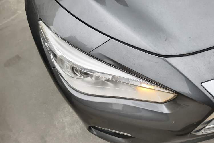Used Infiniti Q50L 2018 2.0T Comfort Edition China VI Standard Right Front Headlight