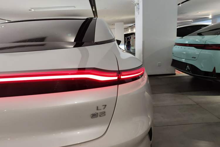 Used IM L7 2022 Dynamic Model Right Rear Taillight