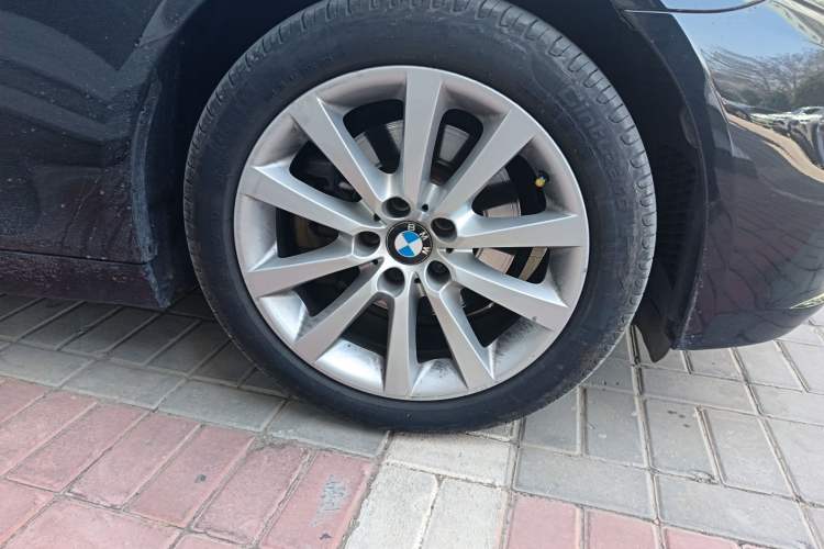Used BMW 5 Series 2014 530Li Leading Model Right Front Wheel Hub