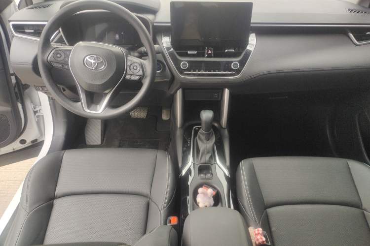 Used Toyota FRONTLANDER 2023 2.0L Smart Electric Hybrid Dual-Engine Luxury Edition Center Console