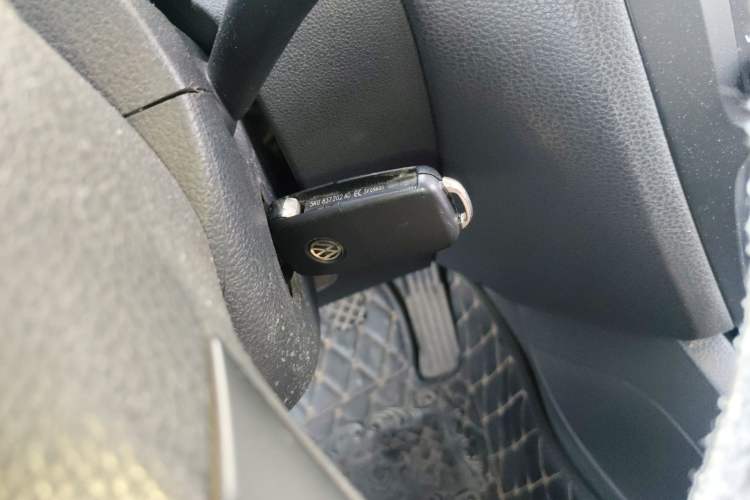 Used Volkswagen Sagitar 2014 1.6L Manual Comfort Model Vehicle Key