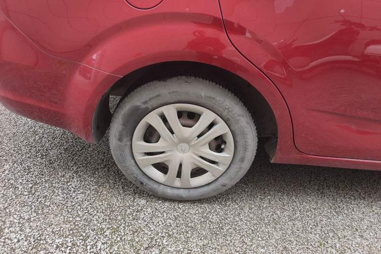 Used Chevrolet Aveo Sonic 2014 Sedan 1.4SL AT Stylish Sunroof Edition