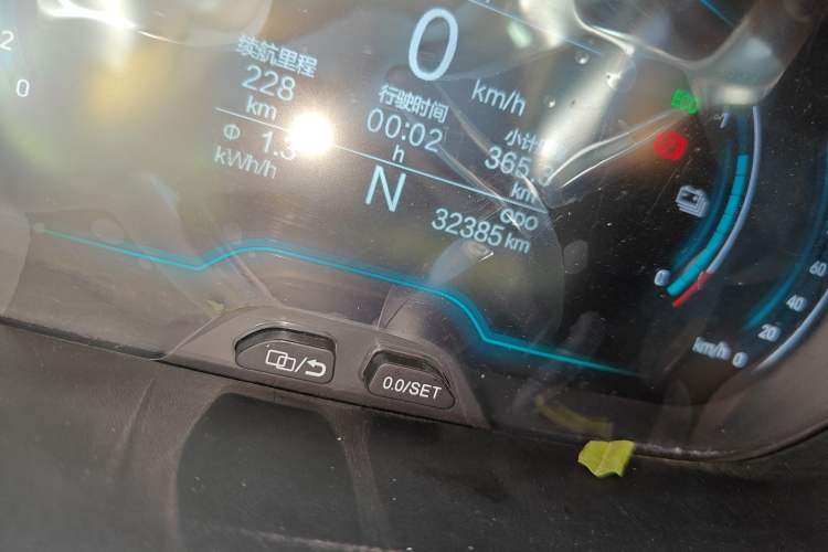 Used Chery QQ Little Ant 2021 200 000-Yuan Ant Fan Edition Talent Version NMC Battery 301 km Odometer Close Up