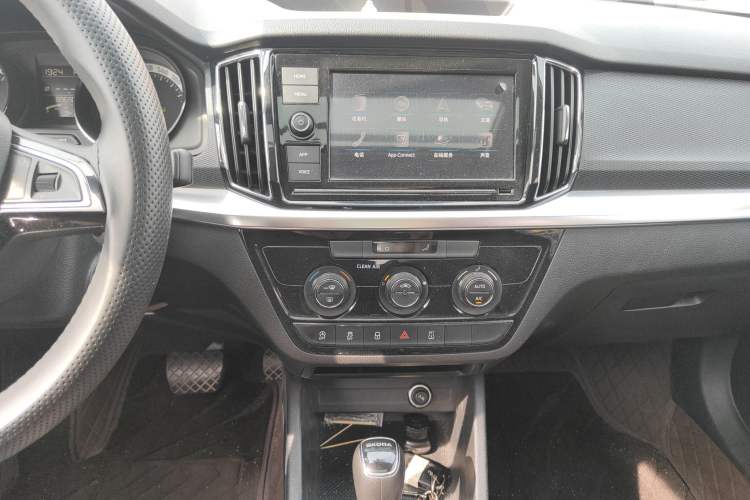 Used Skoda Kamiq 2018 1.5L Automatic Comfort Edition China V Standard Audio And AC Panel