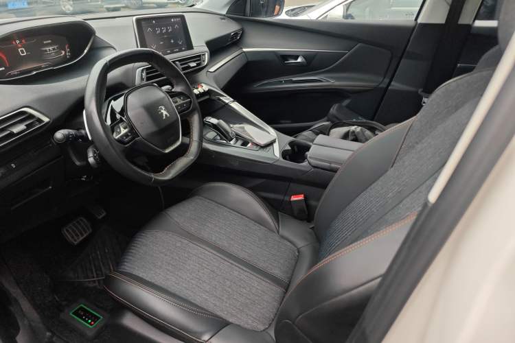 Used Peugeot 5008 2017 350THP 7-Seater Elite Edition Left Front Seat