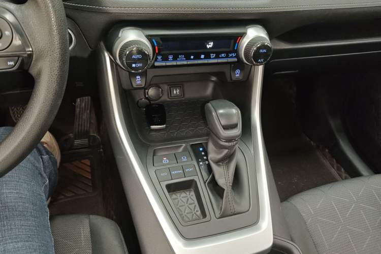 Used Toyota RAV4 2020 2.0L CVT Two-Wheel Drive Fashion Edition