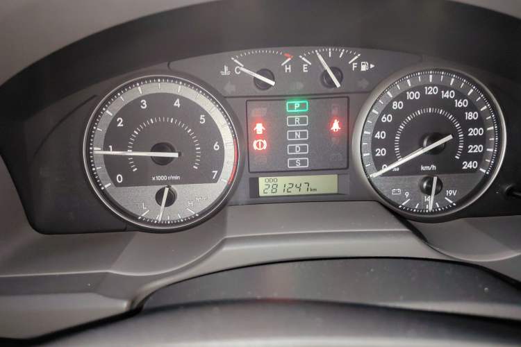 Used Toyota Land Cruiser 2015 4.0L V6 Middle East Low-Trim Version Instrument Cluster