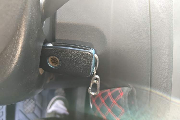 Used Volkswagen Touran 2015 1.4T Manual Fashion Edition 5-Seater Vehicle Key