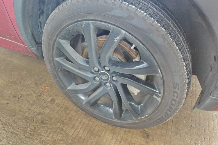 Used Land Rover Discovery Sport 2019 240 PS SE Dynamic Version China V Standard Right Front Wheel Hub