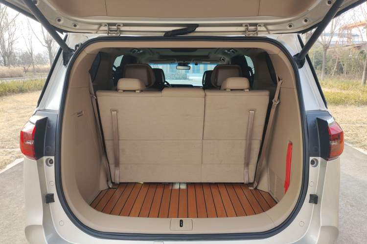 Used Buick GL8 2021 ES Landtrek 653T Luxury Model