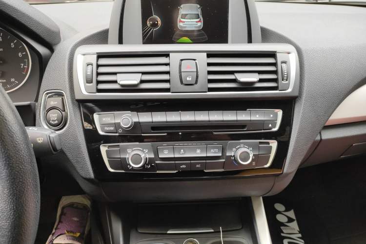 Used BMW 1 Series 2016 118i Leading Model Audio And AC Panel