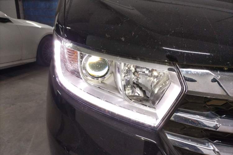 Used JAC Refine M3 2022 1.5T 7-Seater Standard Edition
