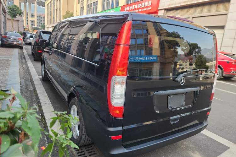 Used Mercedes-Benz Vito 2011 2.5L 7-seater executive version