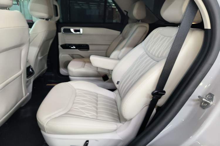 Used Ford Explorer 2023 EcoBoost 285 Four-Wheel Drive Red Gold Edition 6 Seats
