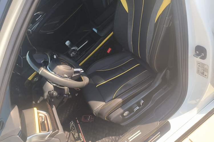 Used Hongqi H6 2023 2.0T ZhiShang Version