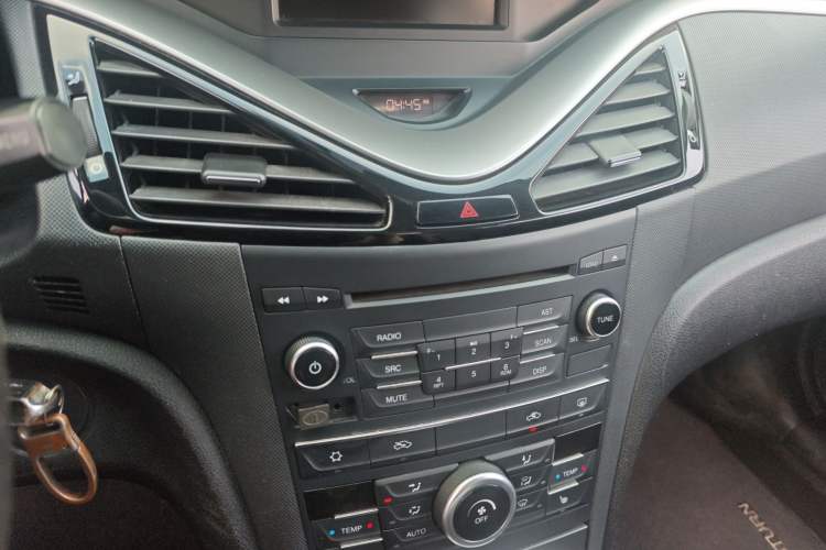 Used Bestune B70 2014 2.0L automatic luxury version
