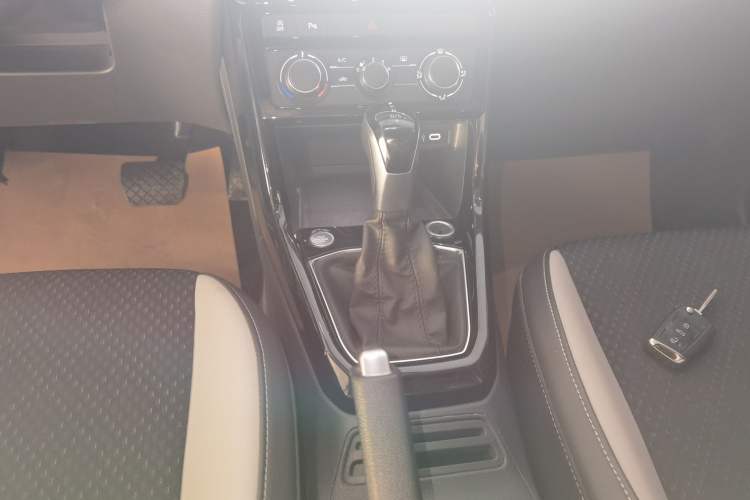 Used Volkswagen Tacqua 2023 200TSI DSG Joy-Connect Edition